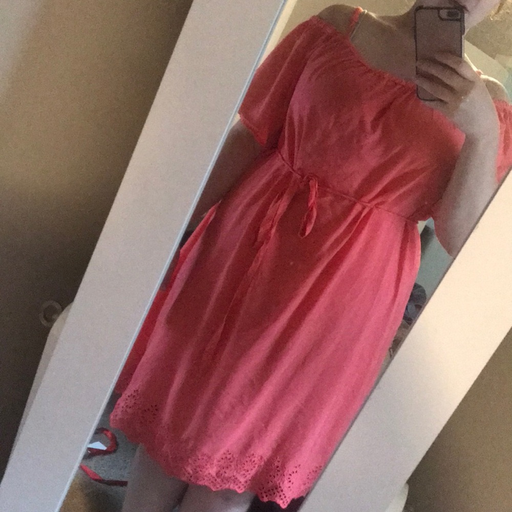 tank-top/off shoulder knee-length dress